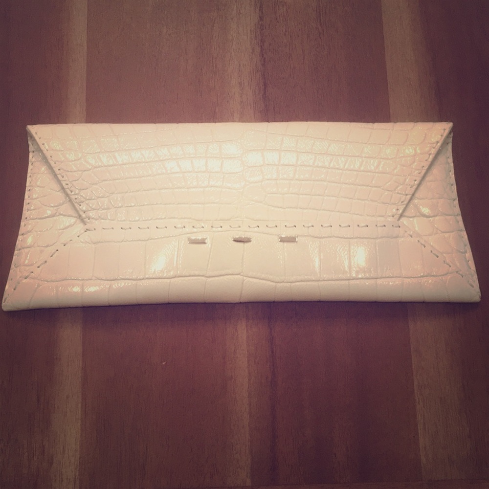 VBH White Stretch Clutch